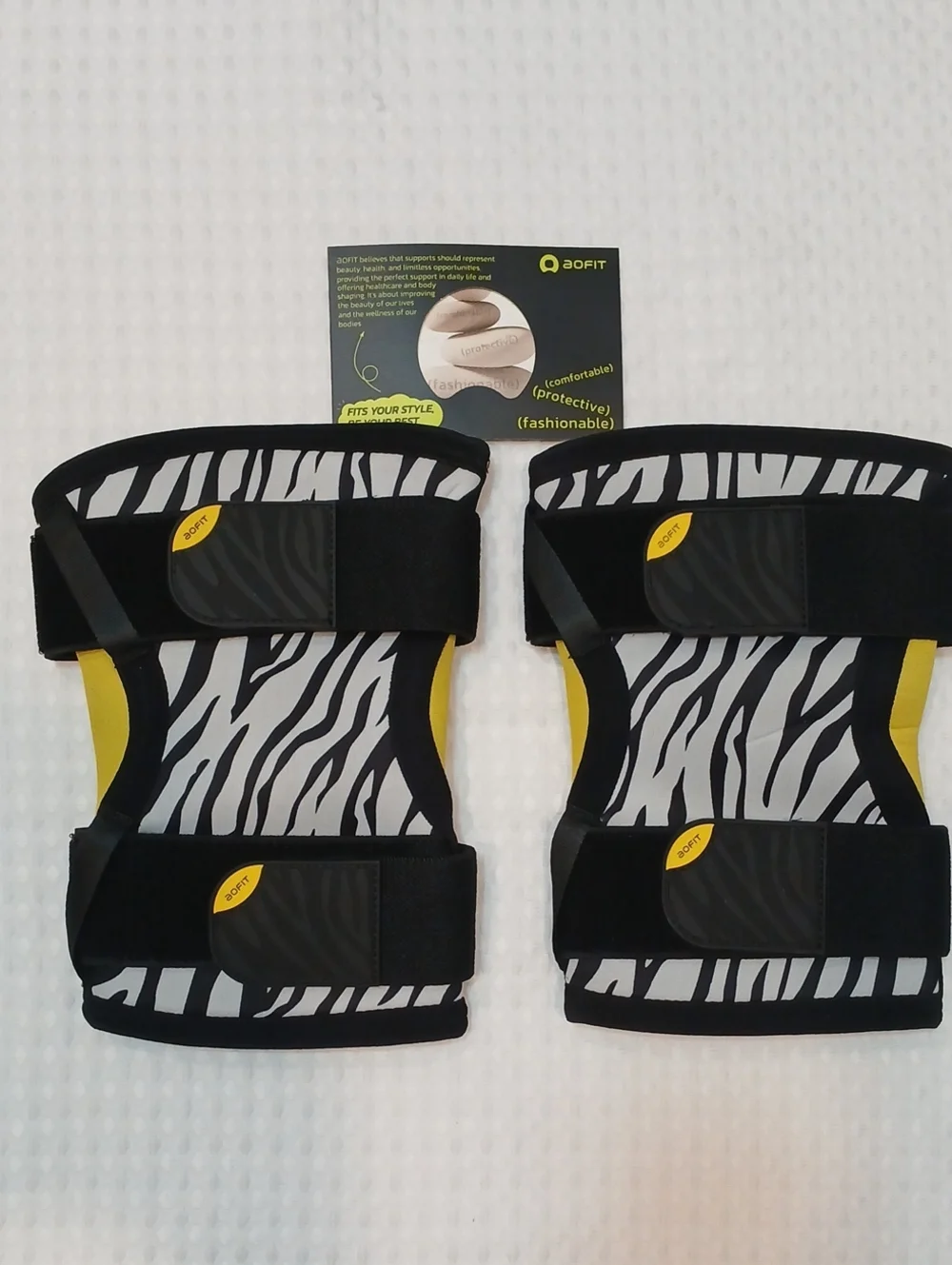 Aofit Zebra Print Knee Brace Unisex 5mm for Fitness, Weightlifting Med.